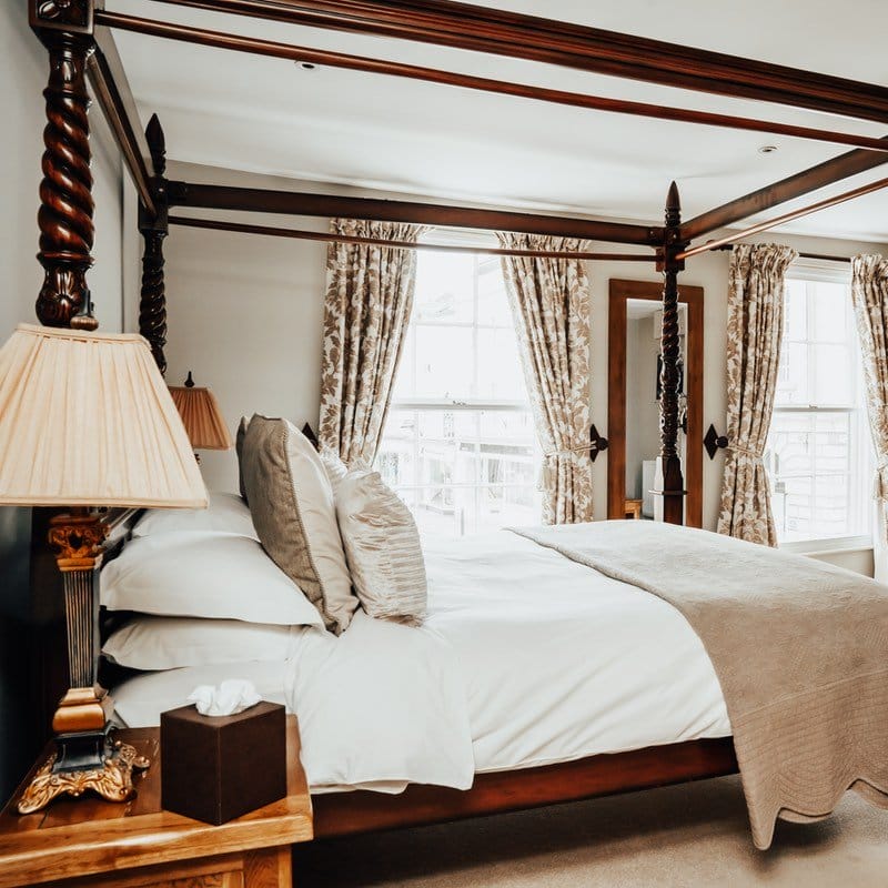 Peppermill Bridal Suite Four poster bed